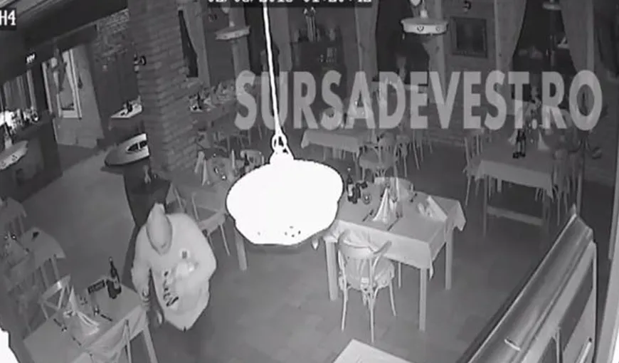 Situaţie tragi-comică în Timiş: Doi hoţi fură seiful unui restaurant, apoi se întorc să ia şi băutură