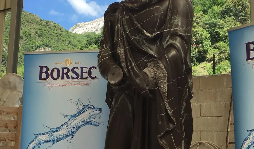 Statul român intră în posesia unei replici după o statuie antică de nobil dac din Florenţa
