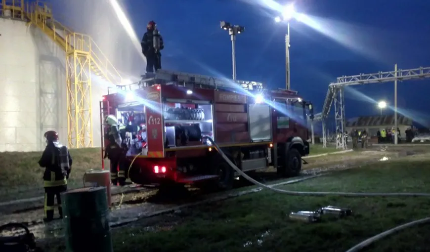 Incendiu la un centru comecial din Râmnicu Vâlcea. 300 de persoane au fost evacuate VIDEO