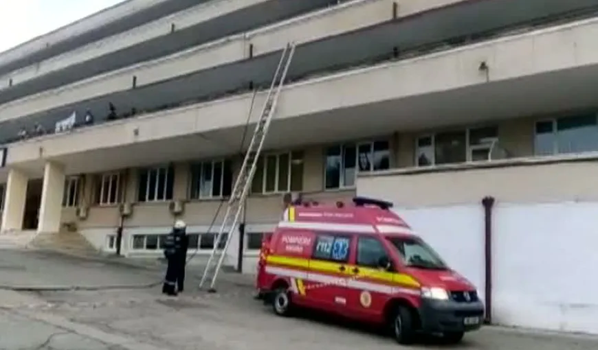 Incendiu la un spital din Argeş. Pacienţii au fost evacuaţi de urgenţă