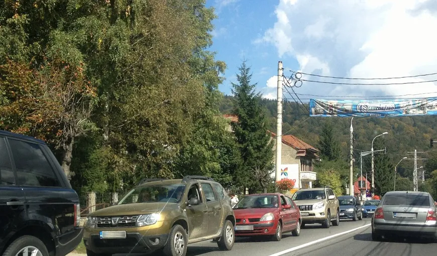 Infotrafic informează că pe DN1 se circulă fără probleme deosebite, în staţiunile de pe Valea Prahovei