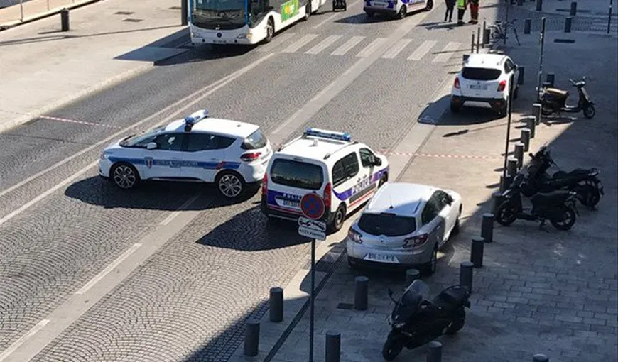 Bărbaţi cu cagule au deschis focul cu puşti Kalaşnikov, la Marsilia. Au rănit cel puţin o persoană