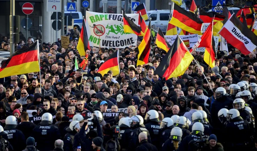 Manifestaţii de amploare în Germania: „Merkel trebuie să plece”. Oamenii sunt nemulţumiţi de „deschiderea” faţă de migranţi