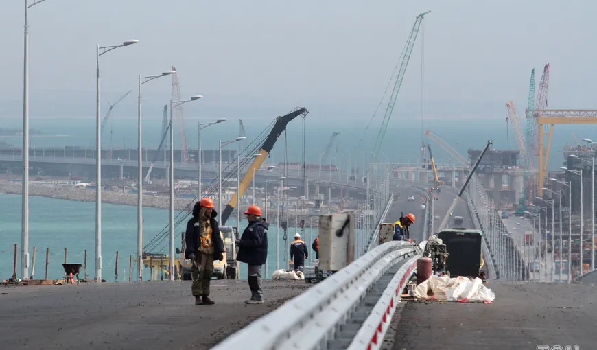 Vladimir Putin a inaugurat podul care leagă Crimeea de Rusia