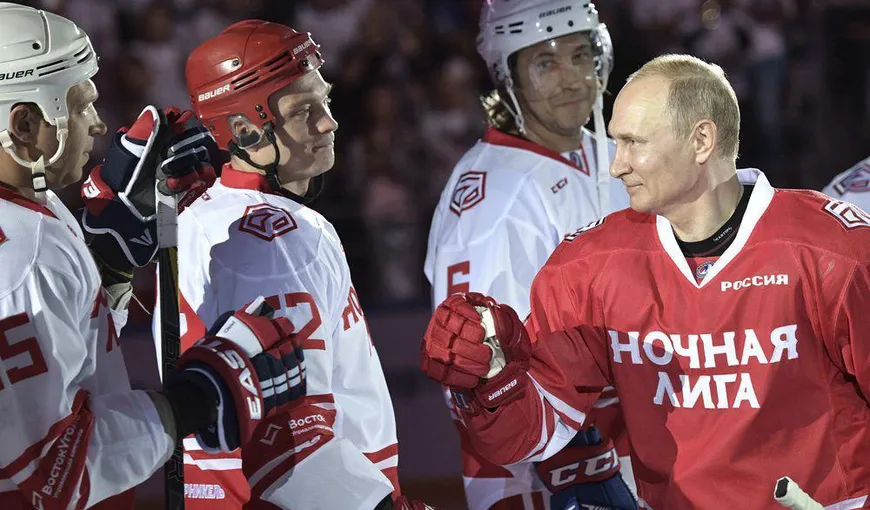 Vladimir Putin, jucătorul vedetă la un meci de hochei. Preşedintele Rusiei a marcat cinci goluri VIDEO