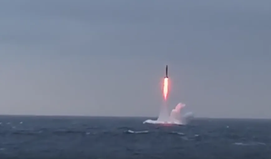 Un submarin NUCLEAR rus a lansat patru rachete intercontinentale