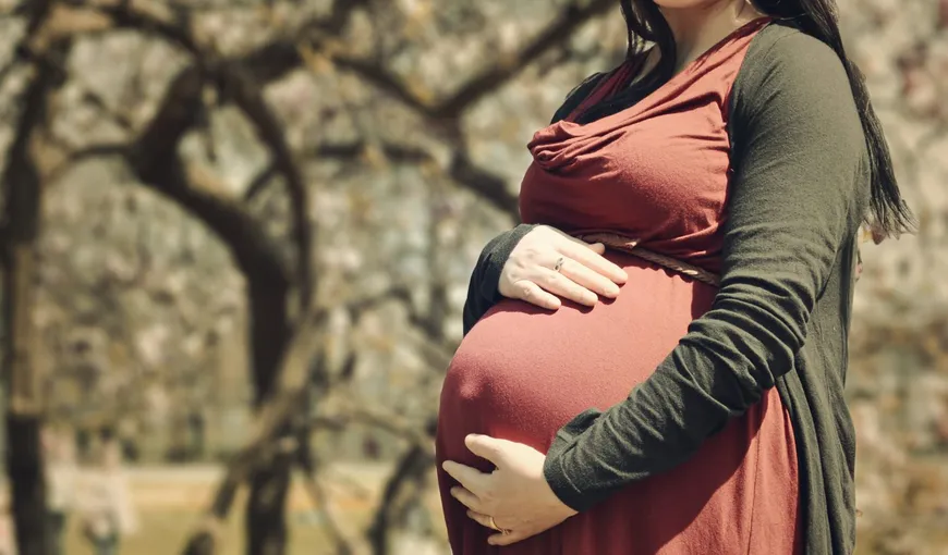 Mituri şi superstiţii legate de sarcină. Unele sunt amuzante, altele chiar periculoase
