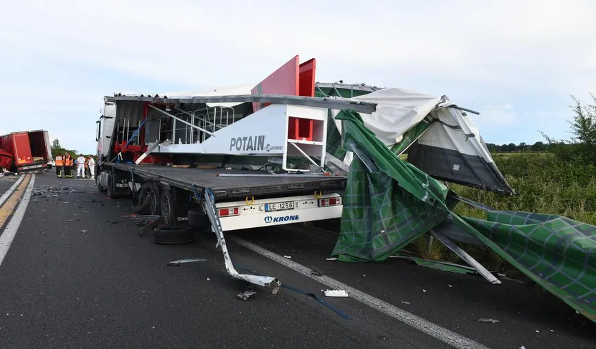 Român mort în Franţa, într-un grav accident în care au fost implicate cinci camioane