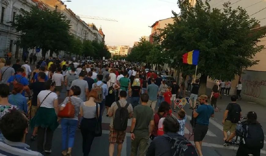 Peste o mie de oameni au protestat la Cluj-Napoca faţă de modificarea Codului de procedură penală