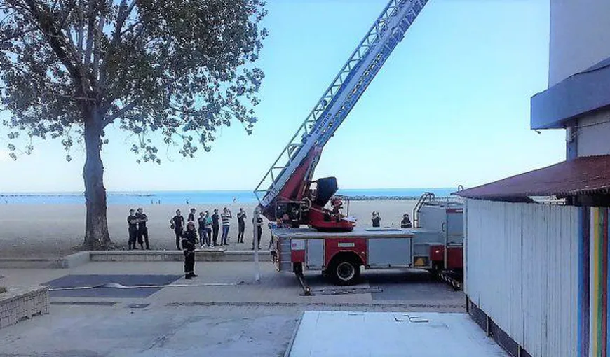 Incendiu la un hotel de pe litoral. 28 de persoane au fost evacuate