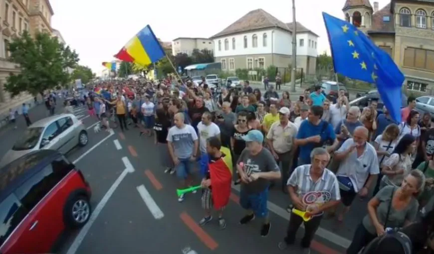 Proteste la Sibiu, Timişoara, Cluj şi Braşov. Peste 6.000 de manifestanţi au ieşit în stradă împotriva Guvernului