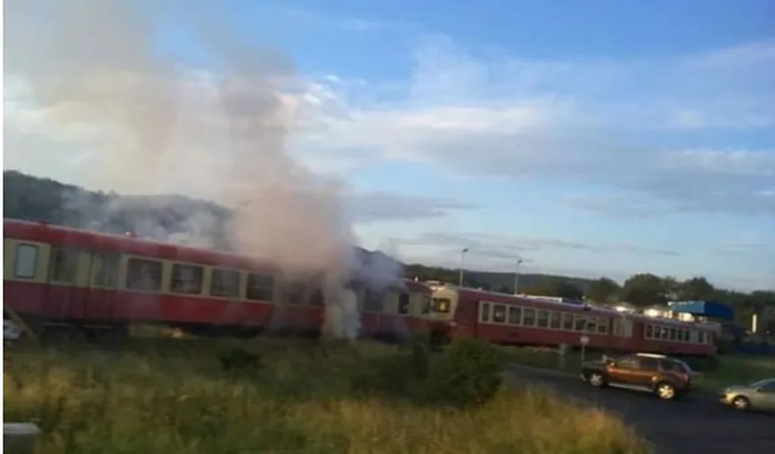 Tren de călători, cuprins de flăcări în mers. Intervenţie de urgenţă în Braşov