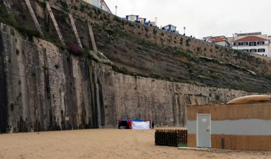 Un selfie i-a costat viaţa. Doi turişti au murit în Portugalia, după ce au căzut de la 40 de metri