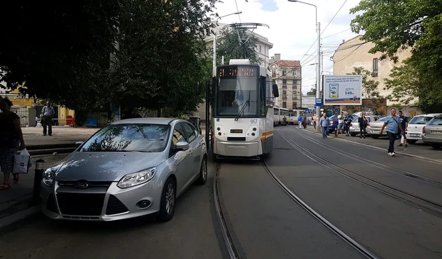 Peste 130 de şoferi care parcaseră neregulamentar, amendaţi în Bucureşti