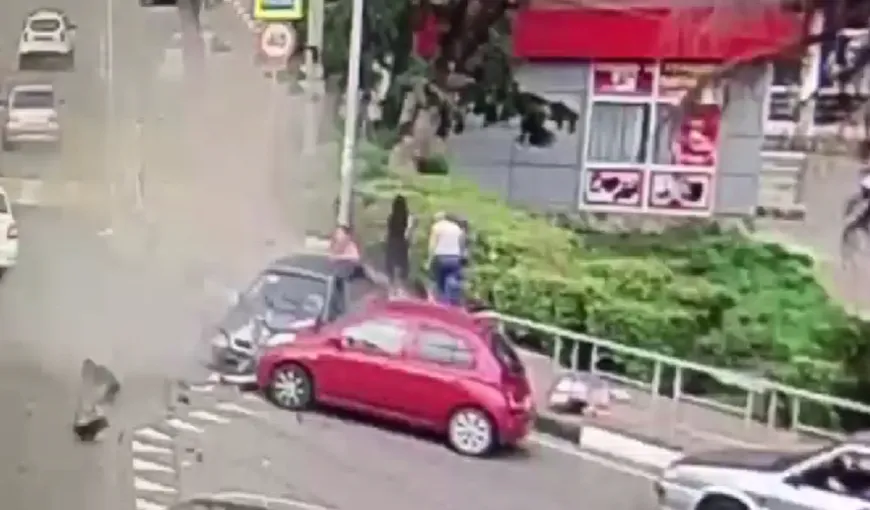 Panică la CM 2018: Un mort şi mai mulţi răniţi după ce o maşină a intrat în mulţime VIDEO