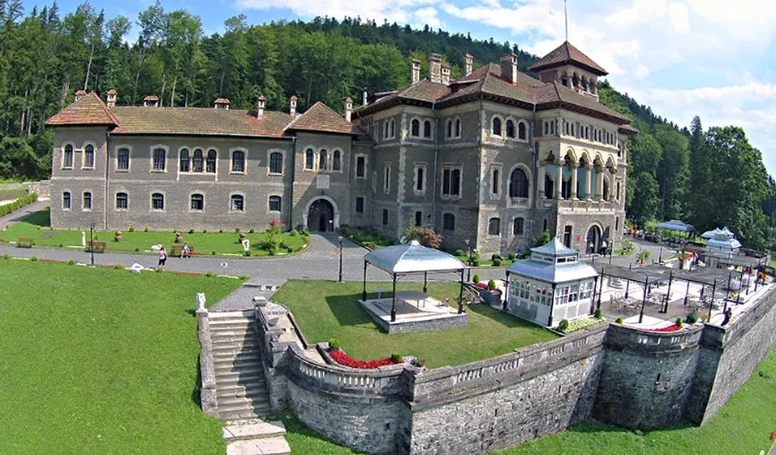 Un angajat al Castelului Cantacuzino din Buşteni a murit după ce a căzut într-o fântână