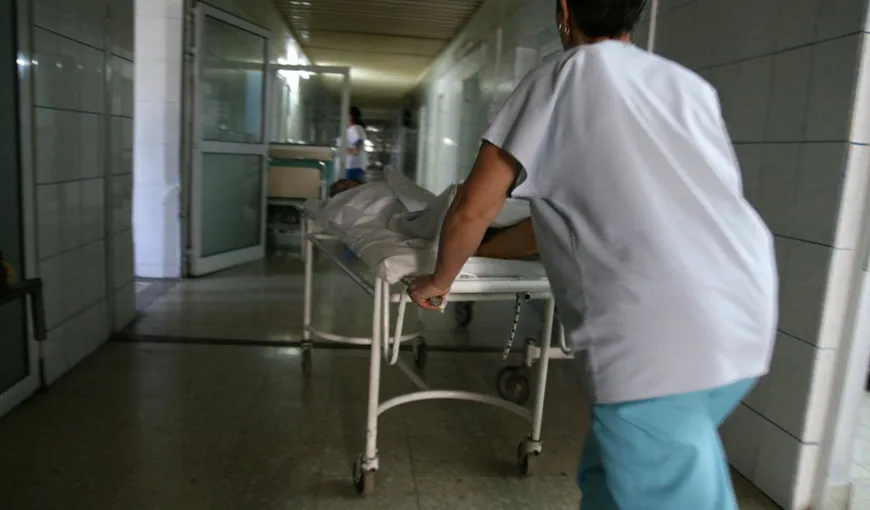 Un medic de familie din Arad şi-a depus dosarul pentru a deveni brancardier pentru salariul dublu