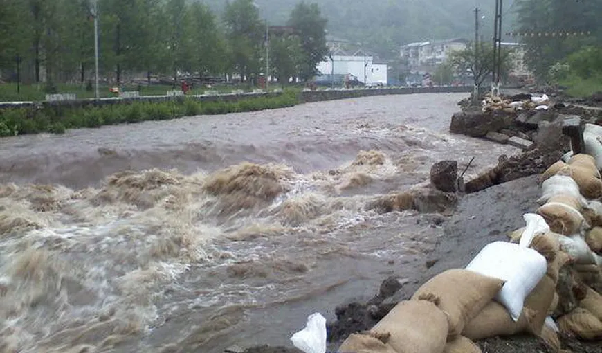 INHGA: COD GALBEN de inundaţii până la ora 23.00