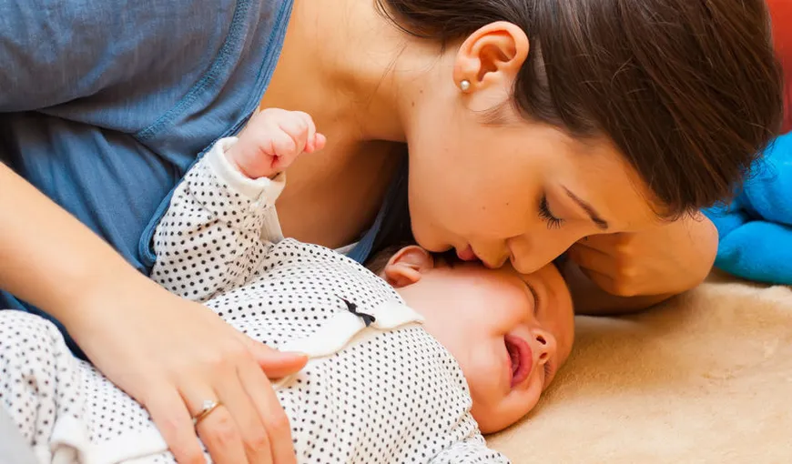 Cum se pot alina şi trata durerile cauzate de colici la bebeluşi?