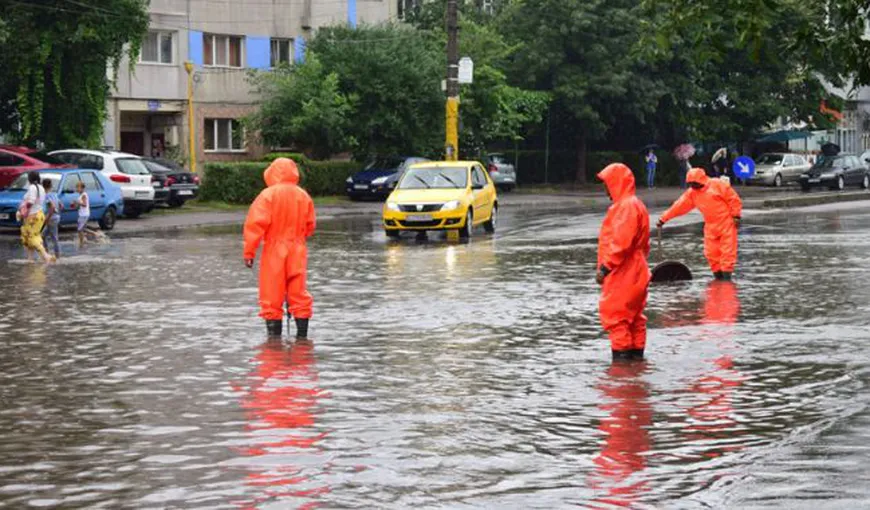 Furtună puternică şi inundaţii pe litoralul românesc VIDEO