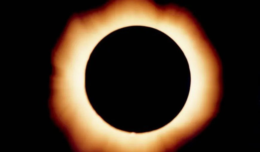 Luna aceasta are loc cea mai lungă eclipsă a secolului. 3 zodii au parte doar de ghinioane