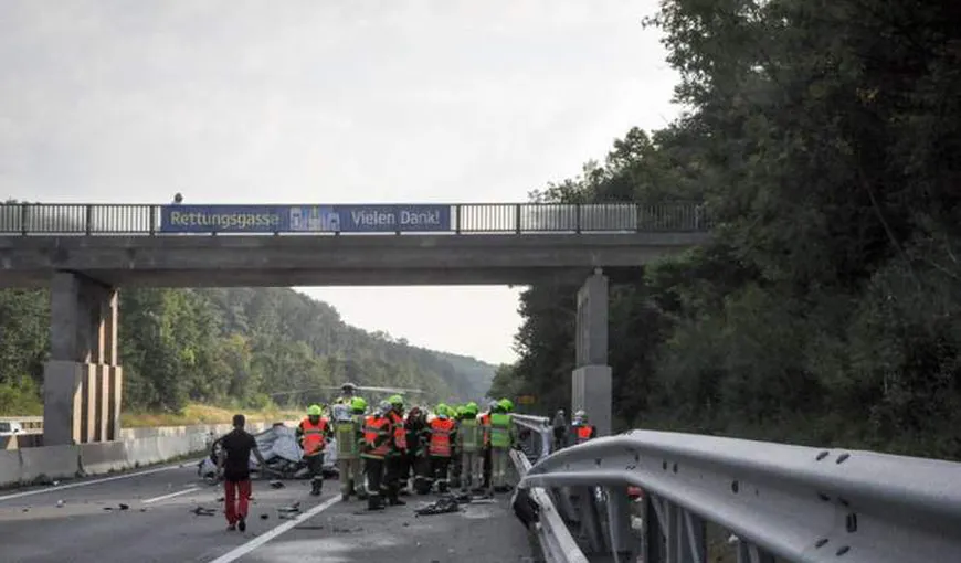 Accident cu români în Austria. Un bărbat a murit pe loc, soţia şi fiica lui sunt în comă