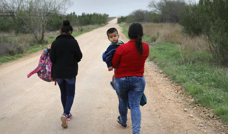 Peste 700 de copii de imigranţi sunt încă despărţiţi de părinţii lor