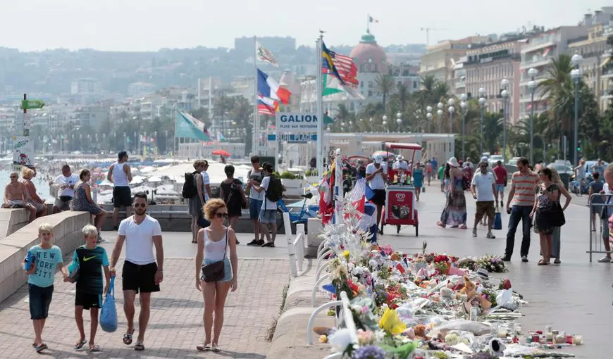 Omagiu victimelor teroristului de la Nisa, după atentatul terorist din 14 iulie 2016