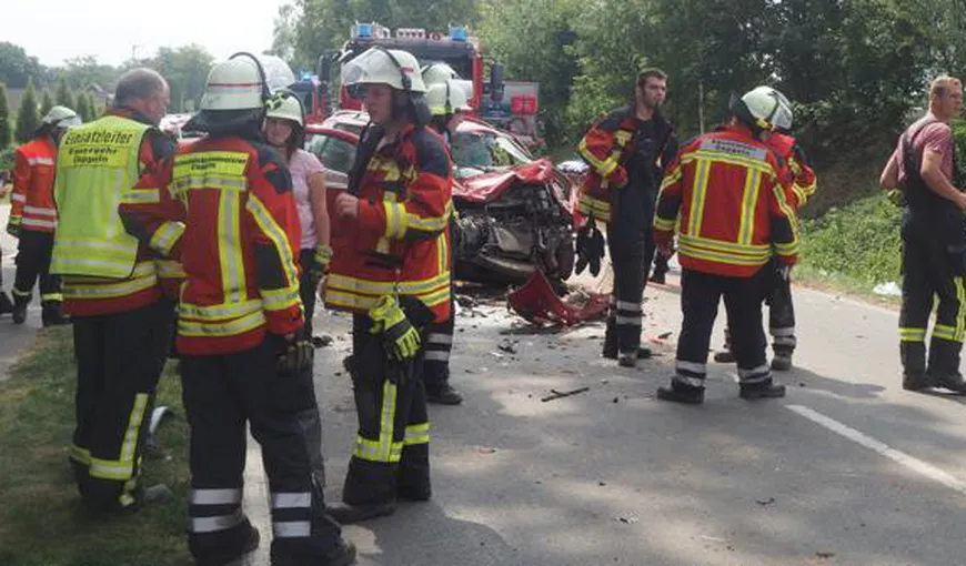 Şapte români, RĂNIŢI într-un accident rutier, în Germania. Au fost trimise elicoptere de salvare VIDEO