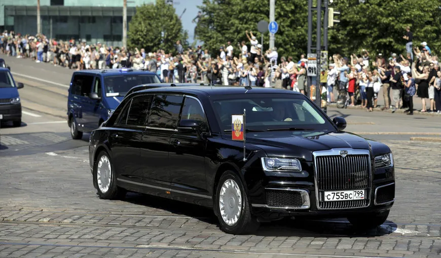 Vladimir Putin şi-a scos pentru prima oară „Bestia” în străinătate. Imagini cu preşedintele rus şi limuzina, la Helsinki VIDEO
