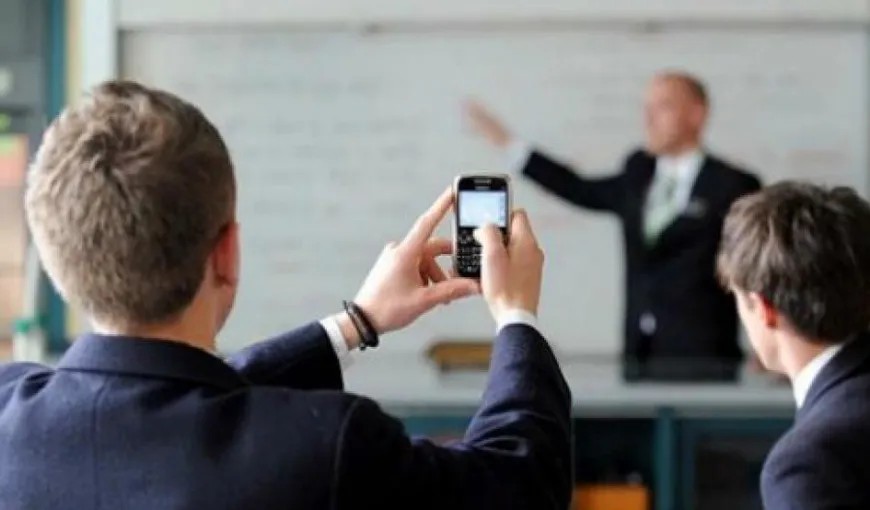 Parlamentul a dat vot final luni: Telefoanele mobile şi tabletele, interzise în şcoli. Măsura se aplică din Noul An Şcolar