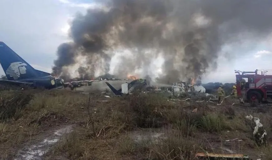 Unsprezece supravieţuitori ai catastrofei aviatice din Mexic dau în judecată compania Aeromexico