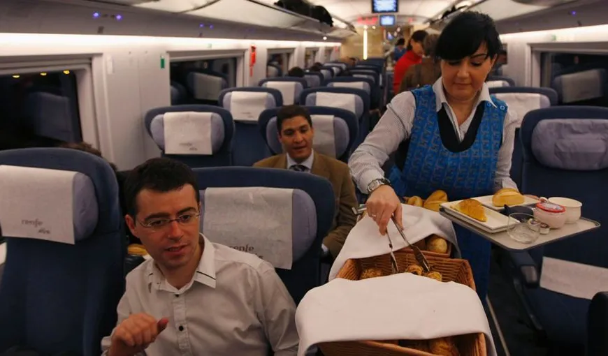 Secrete din avion pe care nu le ştiai. Piloţii dorm în timpul zborului şi nu au acelaşi fel de mâncare cu adjuncţii