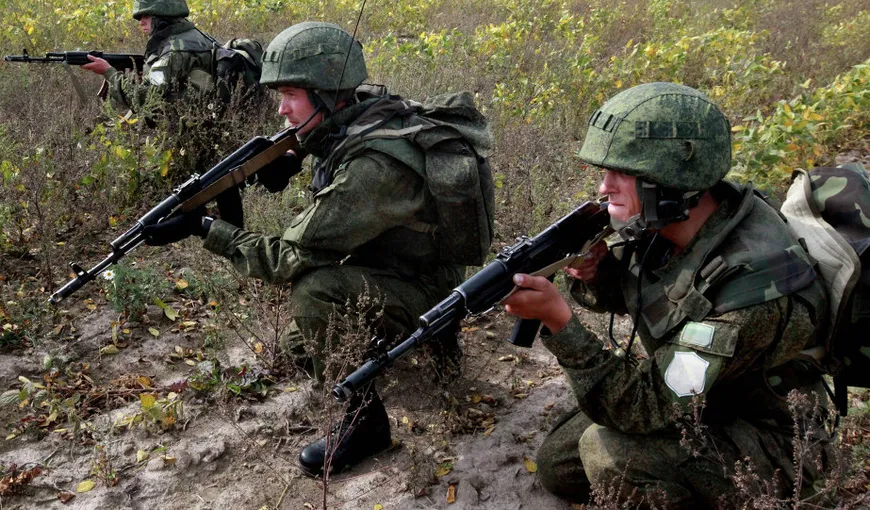 Trupele ruse pregătesc atacul asupra „inamicului”