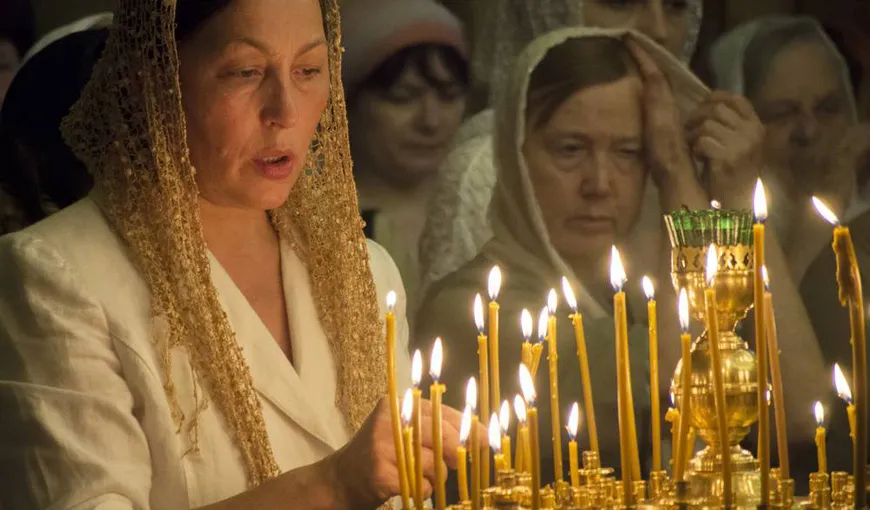 CALENDAR ORTODOX 2018: Sărbătoare mare pentru creştini, se aprind lumânări la biserică pentru vii şi morţi