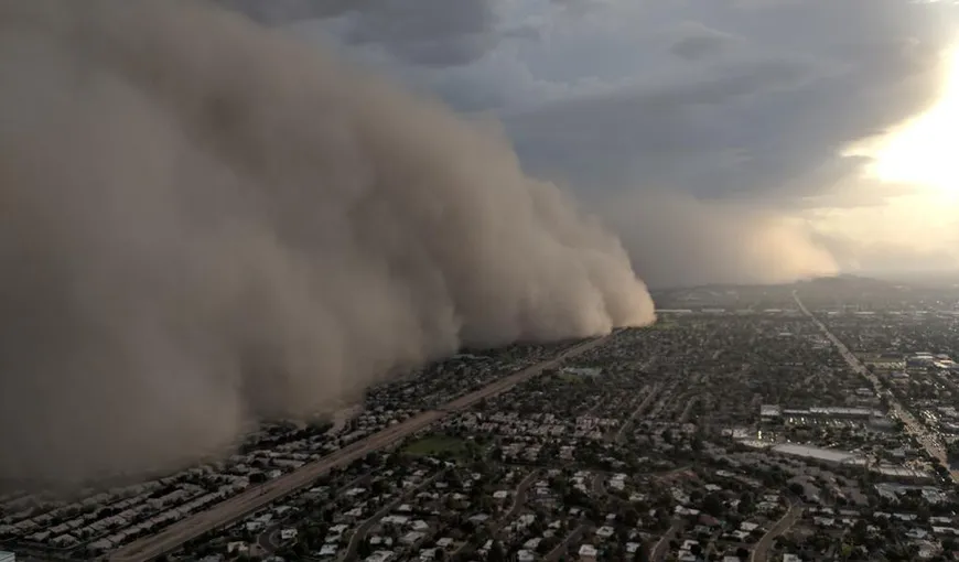Furtună de nisip de mari proporţii în Phoenix, Arizona. Oamenii au crezut că vine Apocalipsa VIDEO