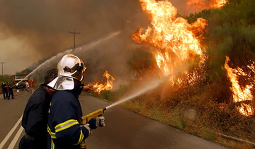 Avertizare MAE: Riscul de incendii se menţine ridicat în majoritatea regiunilor din Grecia