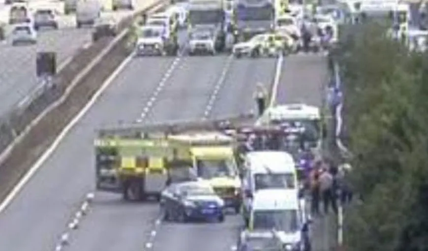 Accident rutier îngrozitor, în tunel: 15 ambulanţe au intervenit de urgenţă