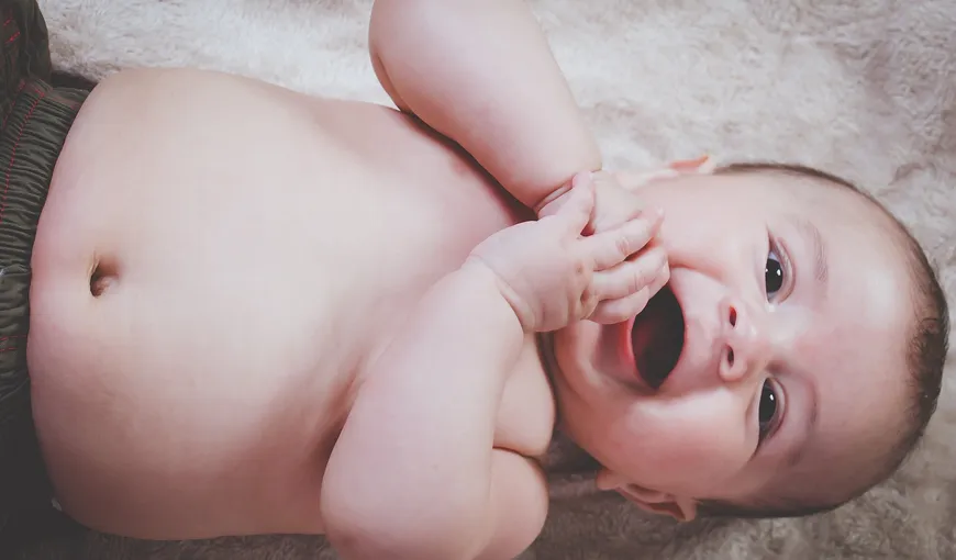 Cum să faci masajul bebeluşului