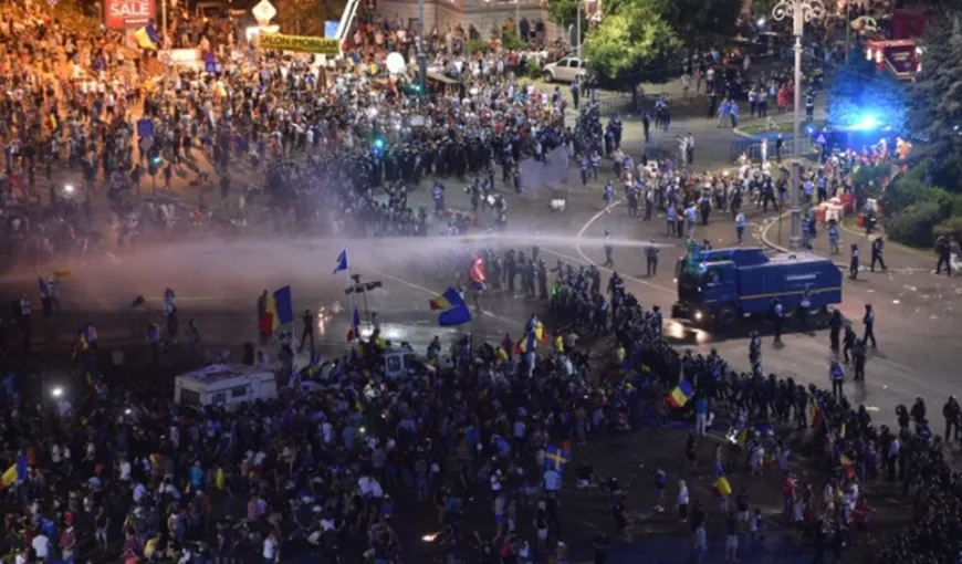Protest de „comemorare” a „represiunii împotriva manifestanţilor” din 10 augus în Piaţa Victoriei, fără incidente
