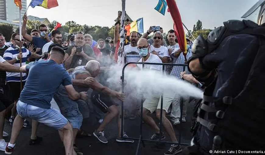 PSD vrea amenzi uriaşe pentru protestatarii agresivi. Ian Mircea Paşcu: „Ultragierea unui agent, 15.000 de euro”