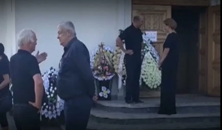 Ioana Băsescu şi-a înmormântat socrul. Fostul preşedinte Traian Băsescu şi mama ei, Maria, i-au fost alături