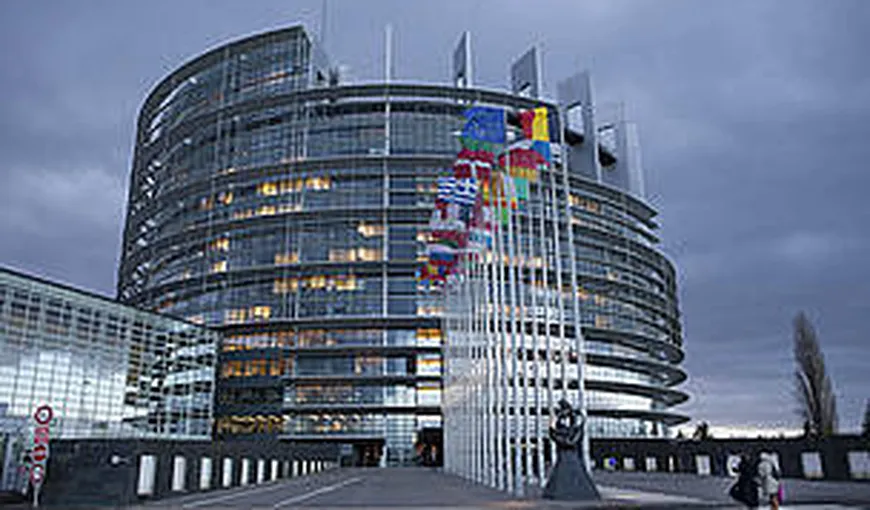 Preşedintele opune veto reformei de scrutin ce interzice candidatura partidelor mici în alegerile din PE