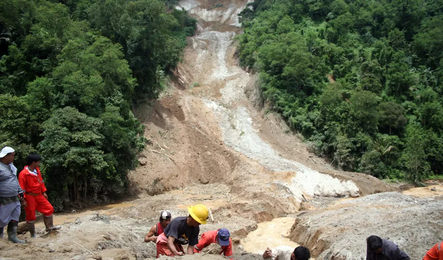Alunecare de teren în Filipine. Cel puţin patru morţi