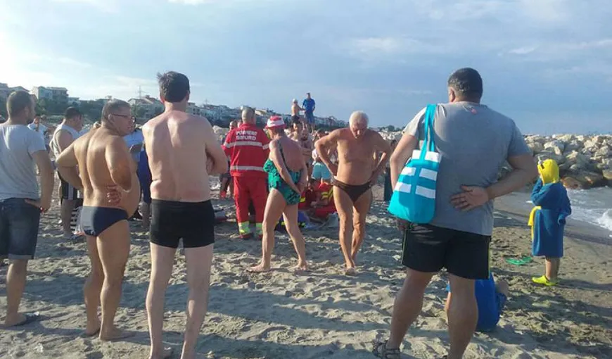 Două persoane scoase din valuri. Un bărbat a fost resuscitat, mama sa a leşinat pe plajă