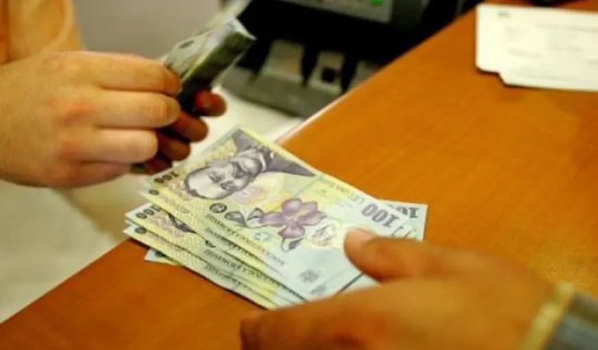 SONDAJ: Aproape jumătate dintre români intenţionează să contracteze un credit în următoarele şase luni