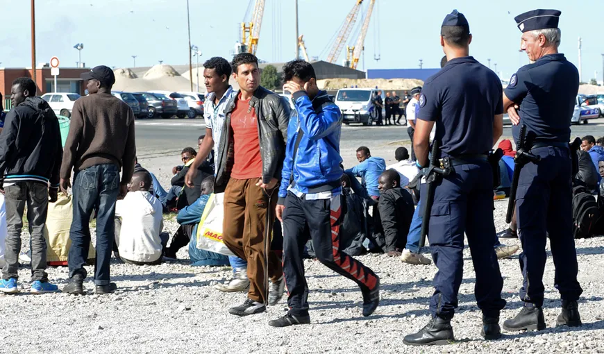 Peste jumătate dintre europeni vor mai puţină migraţie – Sondaj