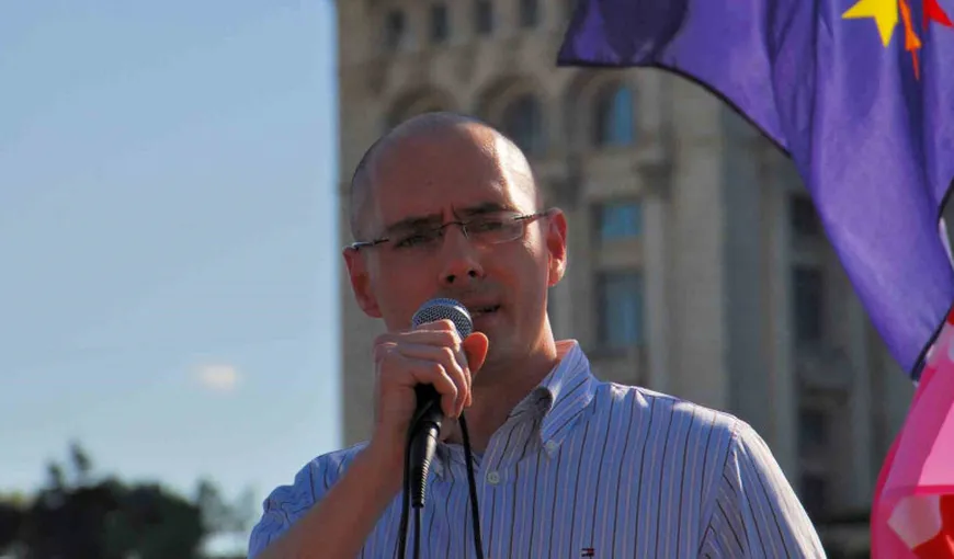 Florin Buhuceanu, Asociaţia Accept: Referendumul referitor la familie este utilizat de politicieni ca mijloc de diversiune