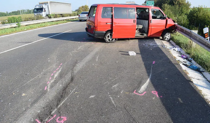 Un microbuz din România, implicat într-un accident în Slovacia. MAE: Un român este rănit grav UPDATE