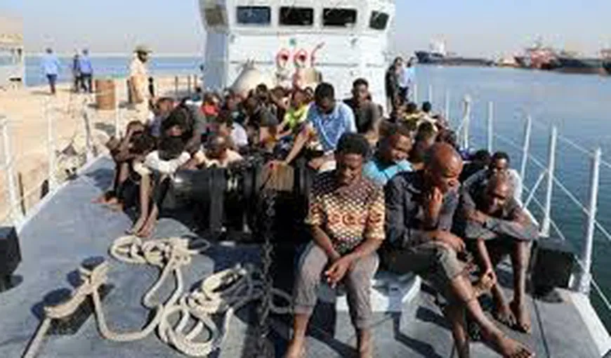 Peste o sută de migranţi au murit în naufragiu